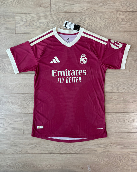 Real Madrid 2026/27 Alternatif Player Futbol Forması