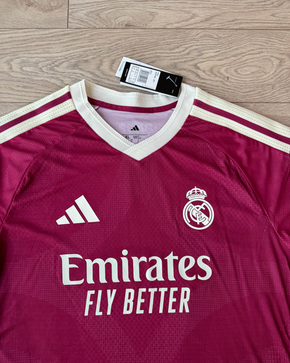 Real Madrid 2026/27 Alternatif Player Futbol Forması