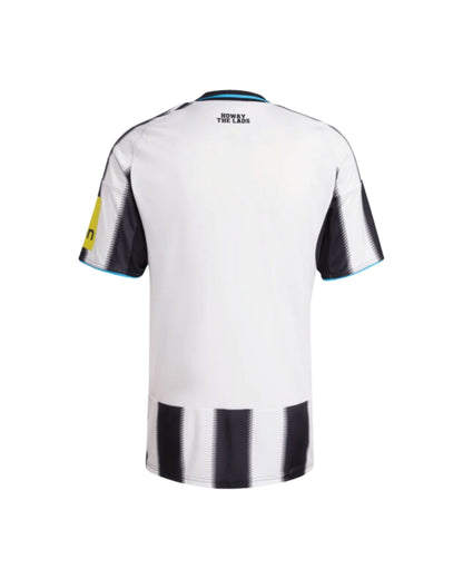 Newcastle United 25/26 SEZONU İÇ SAHA FUTBOL FORMASI