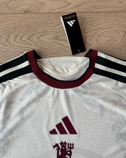 Manchester United 2026/27 Alternatif Uzun Kollu Player Forması